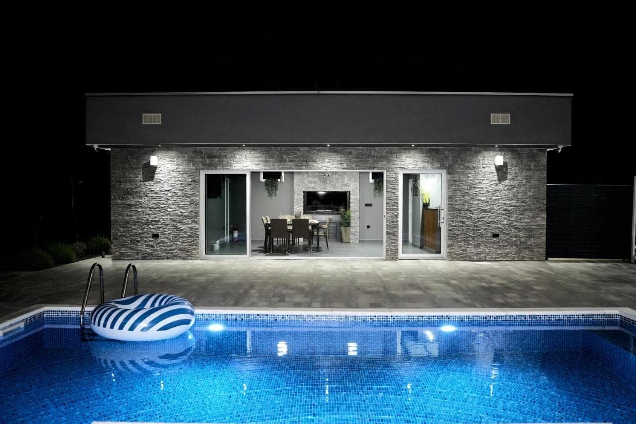 LUXIA Private Estate